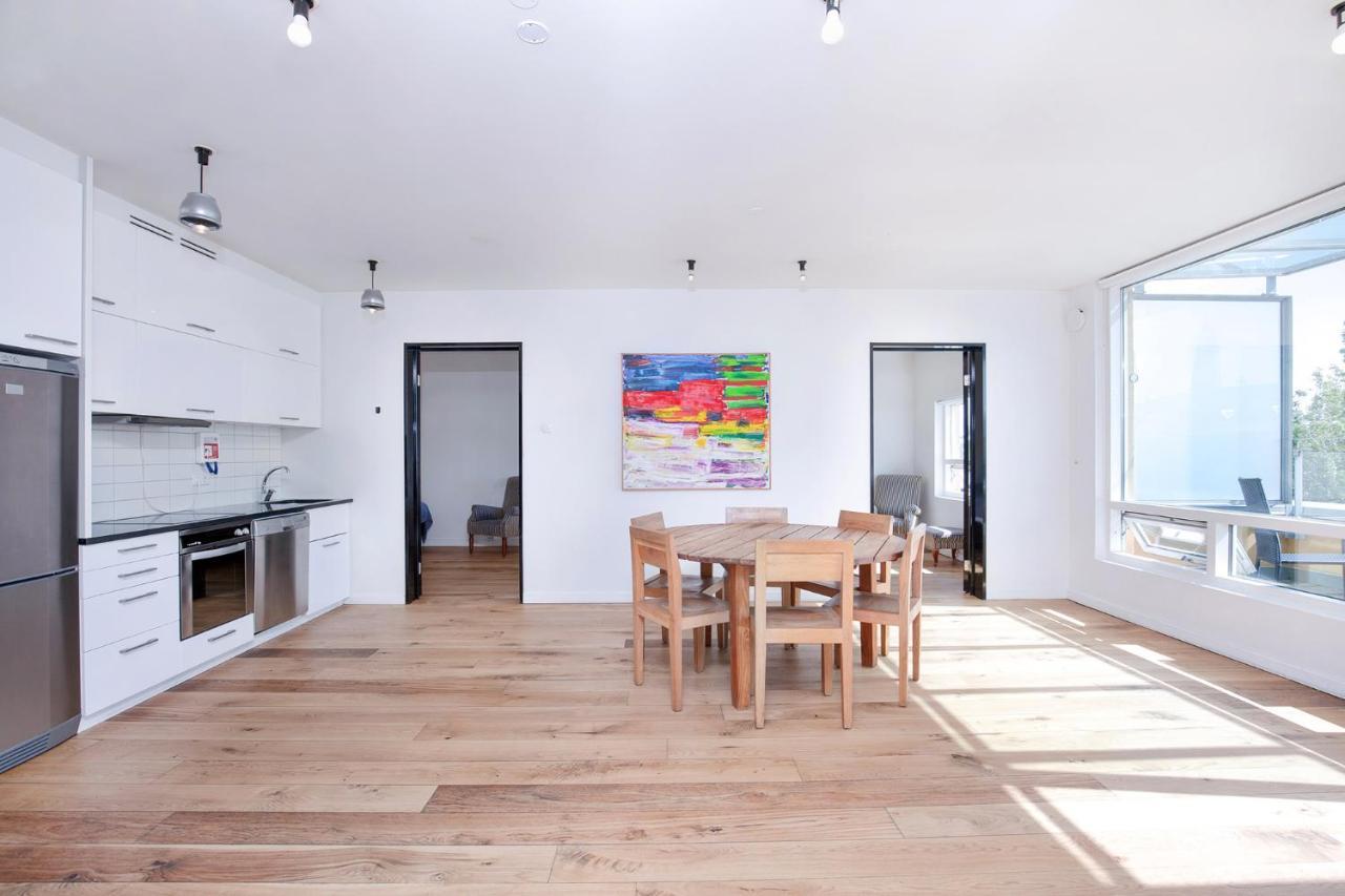 Penthouse Apartment On The Main Shopping Street Reykjavík Exteriör bild