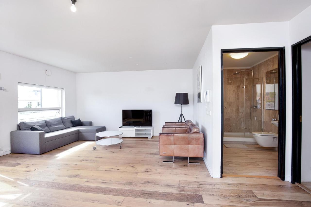 Penthouse Apartment On The Main Shopping Street Reykjavík Exteriör bild
